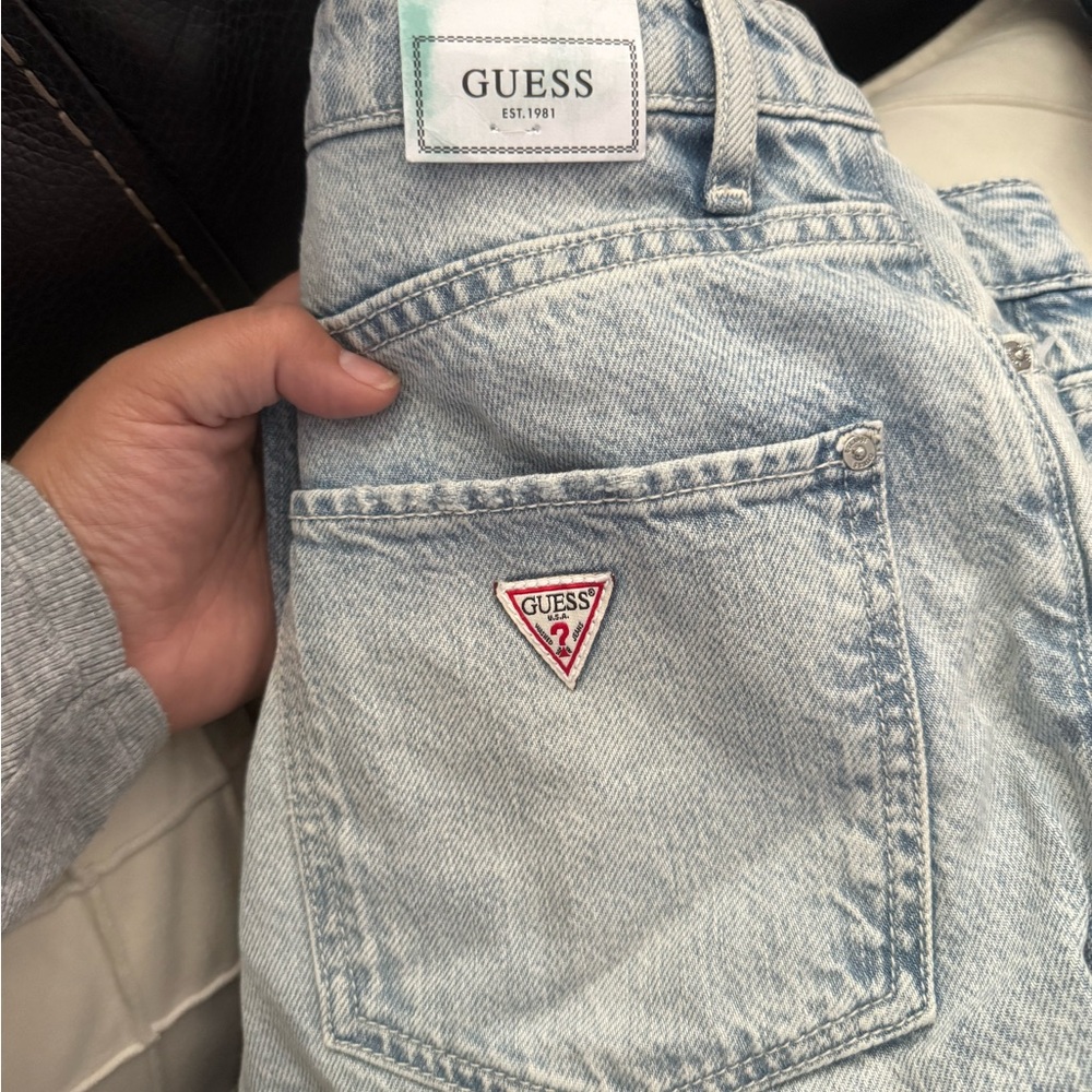 Guess 90s high rise distressed jeans - Picture 8 of 10